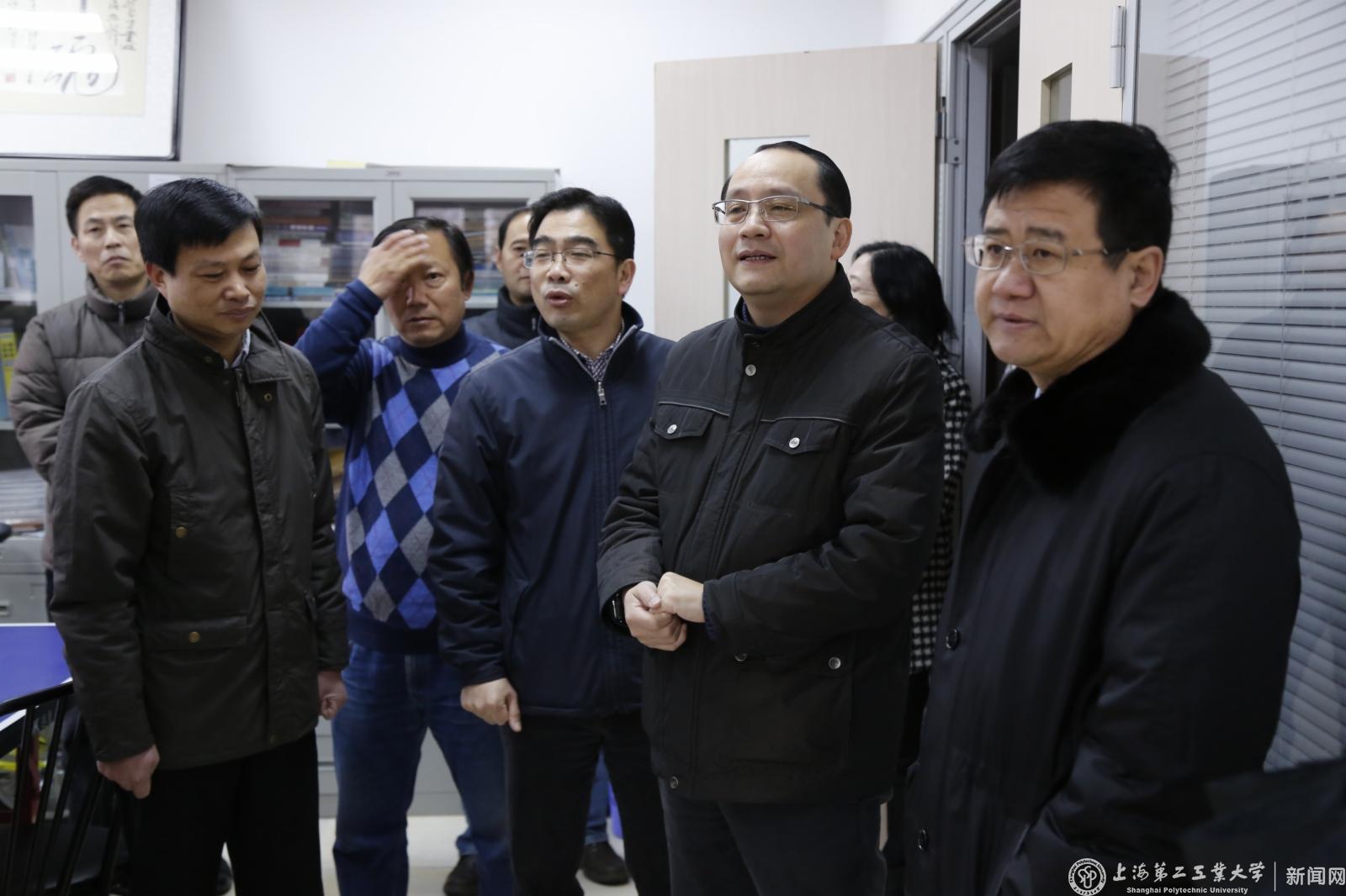 各教学单位的教学组织到位，教师教学准备充分