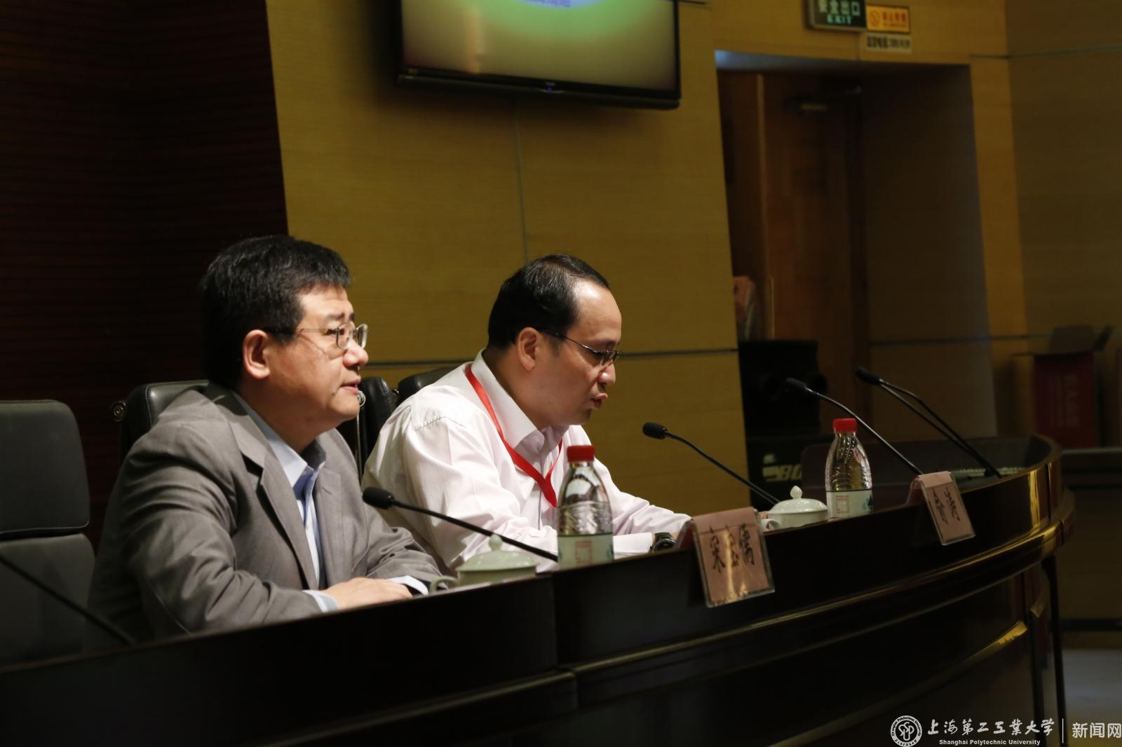 俞涛校长要求各单位按照校党委的部署，抓紧制定“两学一做”学习教育的具体计划，认真落实好方案中的各项要求，紧密结合学校改革发展中心工作推进学习教育，用改革发展的新成绩来检验学习教育的成效。