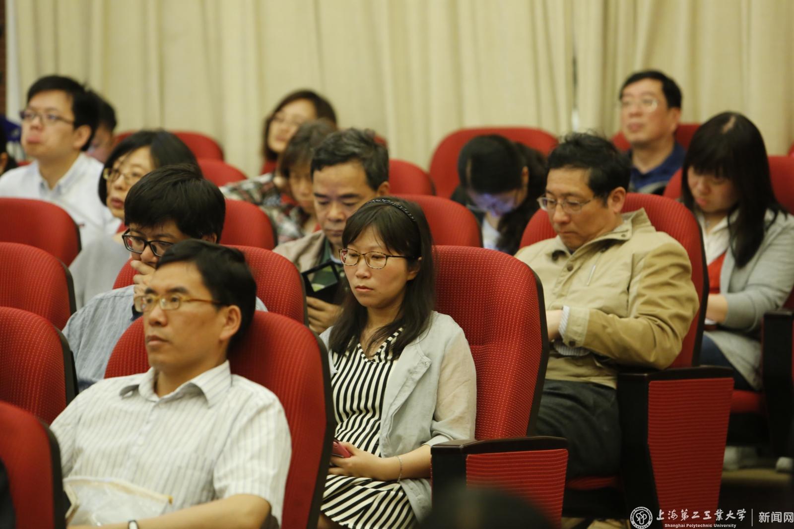 通过学习教育使各基层党支部发挥好战斗堡垒作用，使党员领导干部、教师党员、学生党员切实按照党员标准严格衡量要求自己，在工作、学习、生活中做好表率，发挥好先锋模范作用。